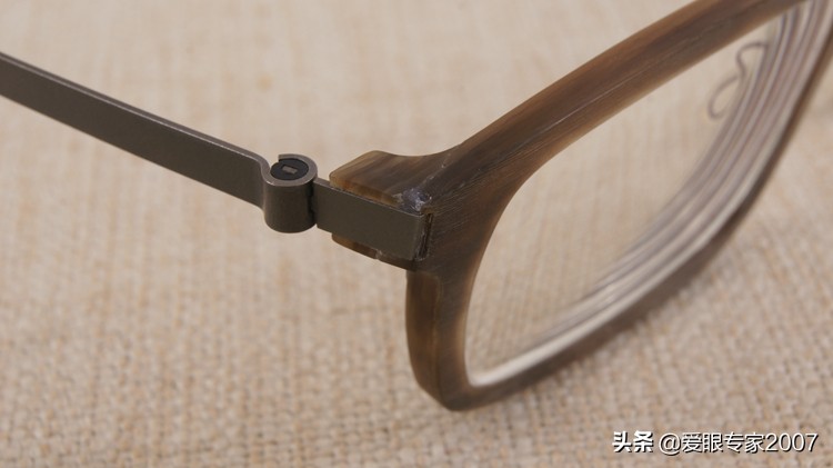 高档眼镜价格和眼镜质量成正比吗?
