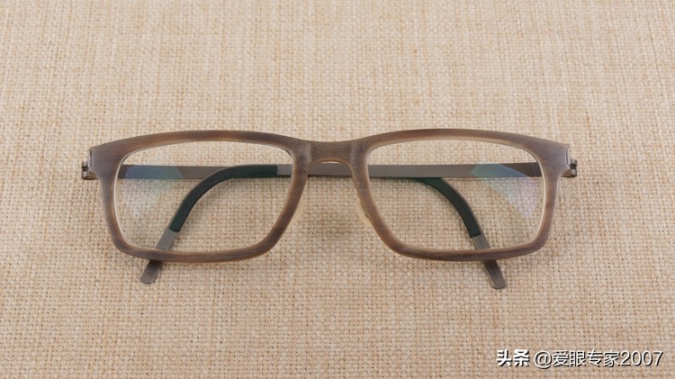 高档眼镜价格和眼镜质量成正比吗?